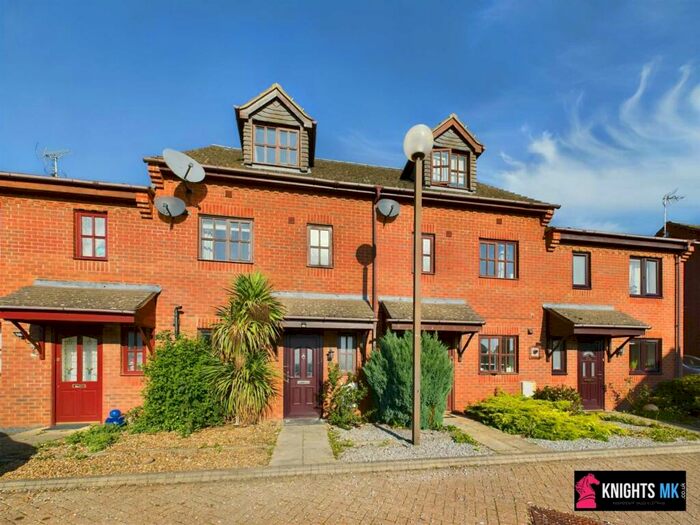 4 Bedroom Terraced House To Rent In Minorca Close, Shenley Brook End, MK5