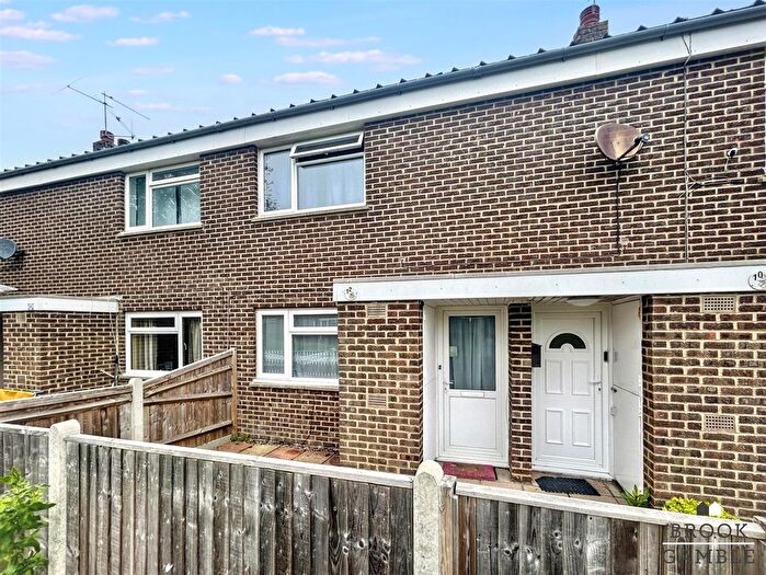 2 Bedroom Flat To Rent In Mulberry Close, Eastbourne, BN22