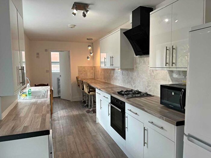 5 Bedroom Terraced House To Rent In Poole Street, Northampton, NN1