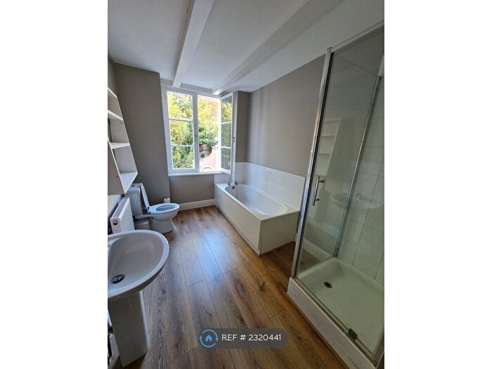 2 Bedroom Flat To Rent In Clifton, Bristol, BS8