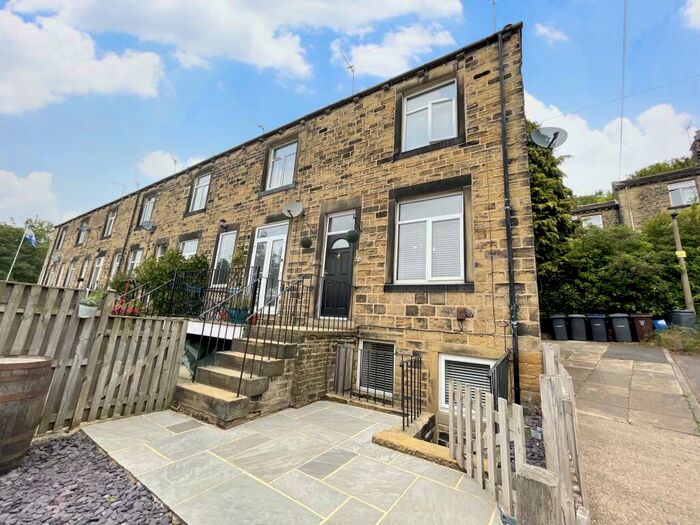 2 Bedroom House To Rent In Bankside Terrace, Baildon, Shipley, BD17