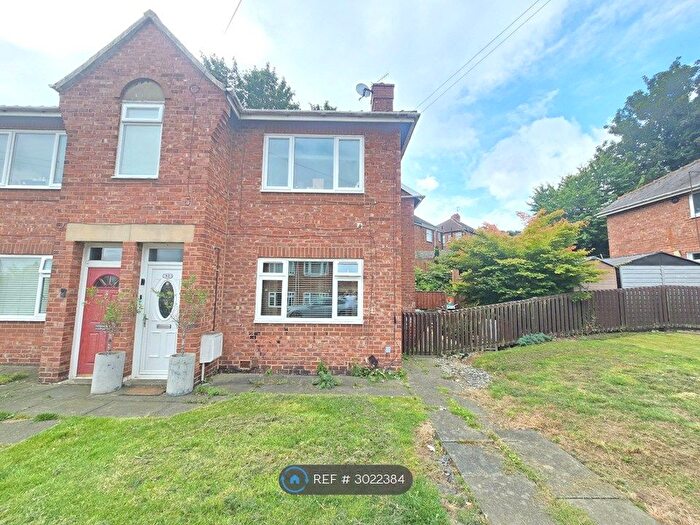 3 Bedroom Flat To Rent In Oak Avenue, Gateshead, NE11