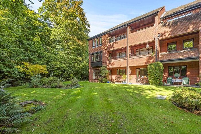 2 Bedroom Apartment For Sale In Snells Wood Court, Little Chalfont, HP7