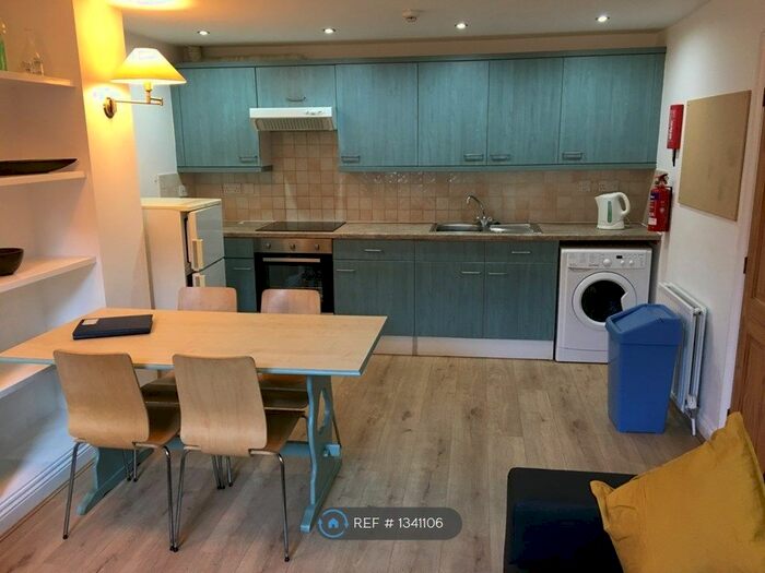 1 Bedroom Flat To Rent In Royal Park Terrace, Leeds, LS6