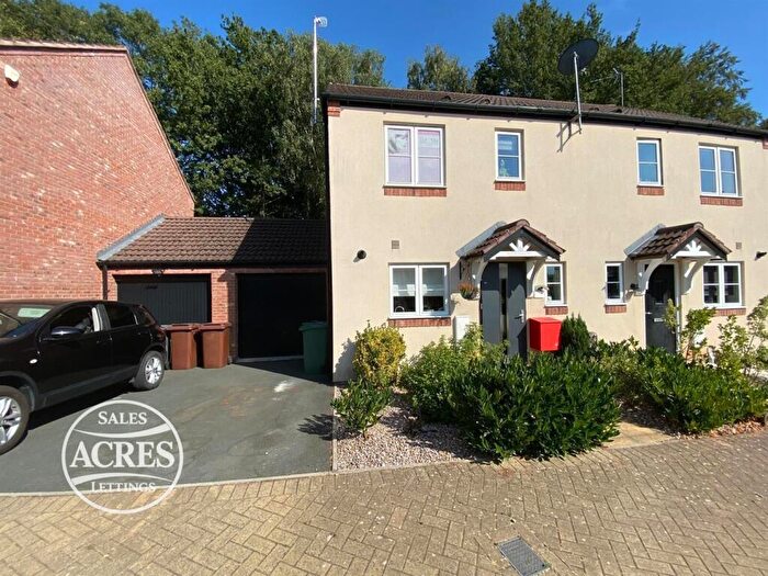 3 Bedroom Semi Detached House For Sale In Stewards Field Drive, Birmingham, B43