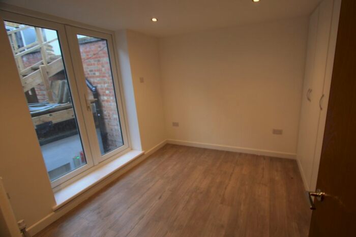 2 Bedroom Flat To Rent In The Broadway, Wimbledon, SW19