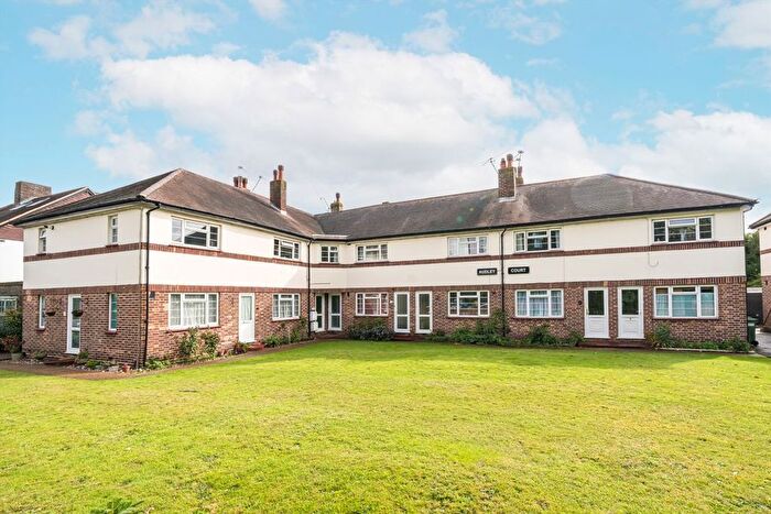 2 Bedroom Flat For Sale In Hampton Road, Twickenham, TW2