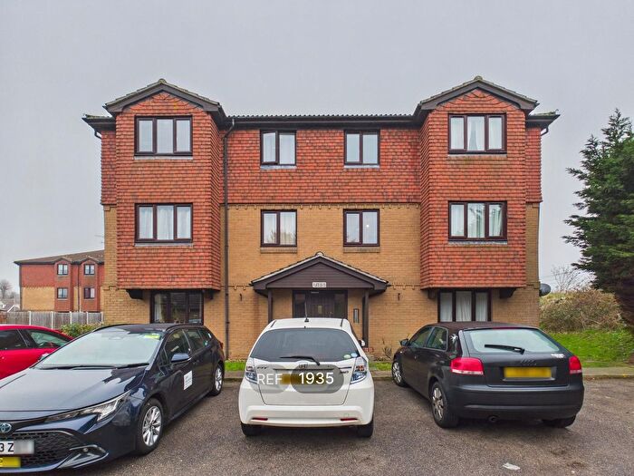 1 Bedroom Flat To Rent In Hunting Gate, Colchester, CO1