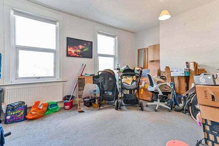 1 Bedroom Flat For Sale In Park Lane, Tottenham, London, N17