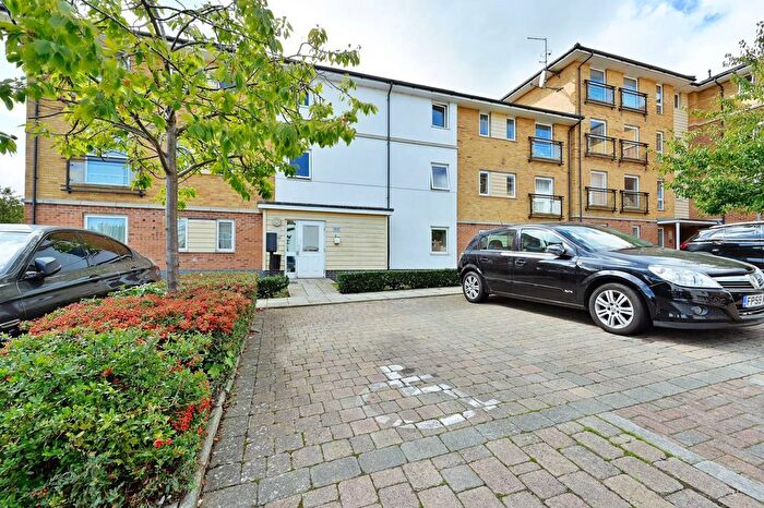 1 Bedroom Flat To Rent In Edison Court, Watford, WD18