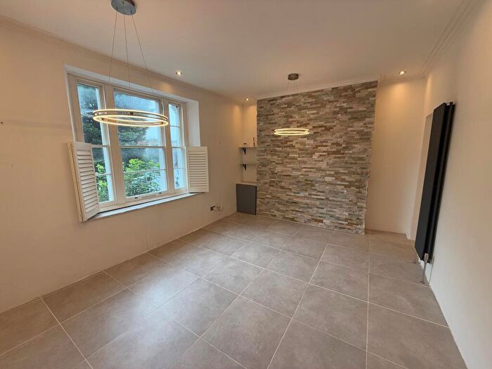 2 Bedroom Apartment To Rent In Hampton Park, BS6