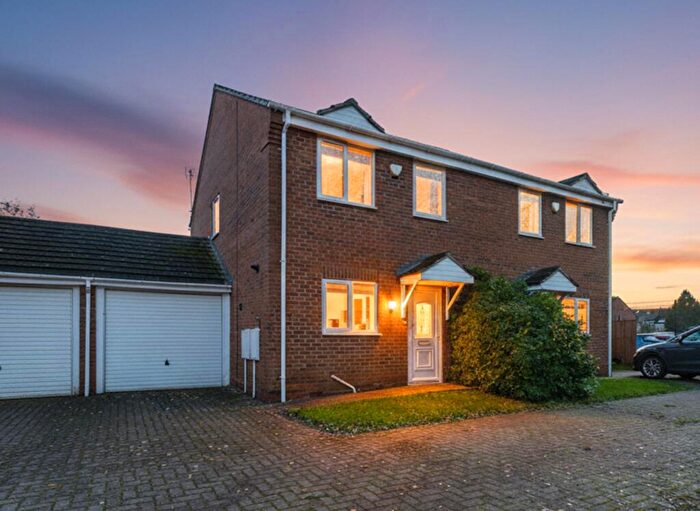 3 Bedroom Semi-Detached House For Sale In Belvoir Road, Netherfield, Nottingham, NG4