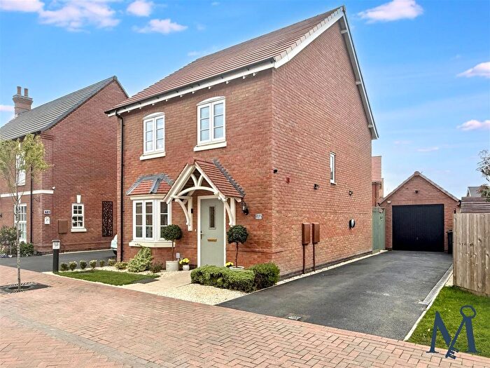 3 Bedroom Detached House For Sale In Usherwood Way, Hugglescote, Coalville, LE67
