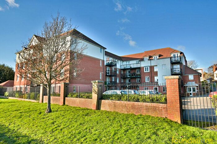 2 Bedroom Property For Sale In Cooden Drive, Bexhill-On-Sea, TN39
