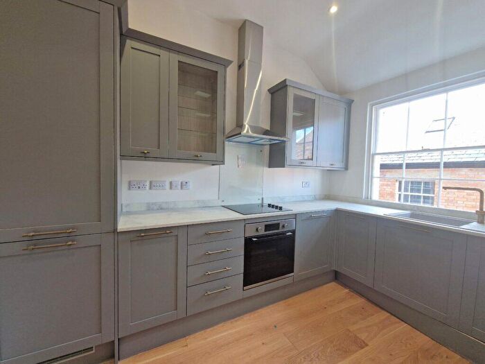 2 Bedroom Apartment To Rent In Butchers Row, Banbury, Oxon, OX16