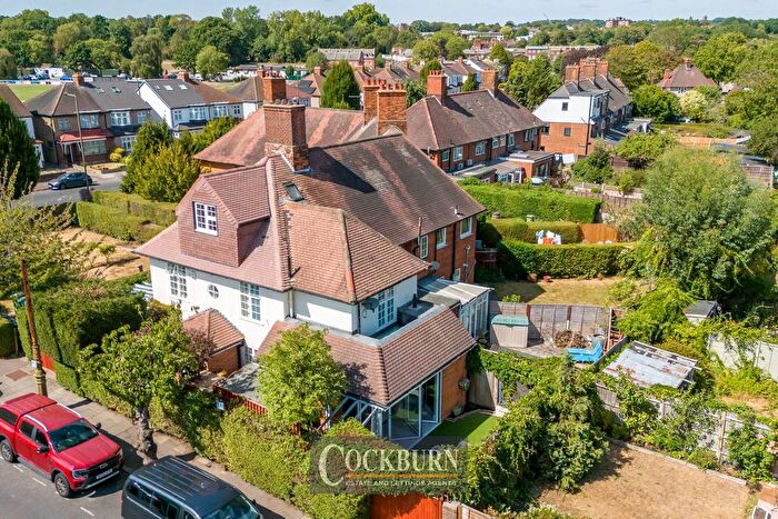 4 Bedroom End Terrace House For Sale In Green Lane, New Eltham, SE9
