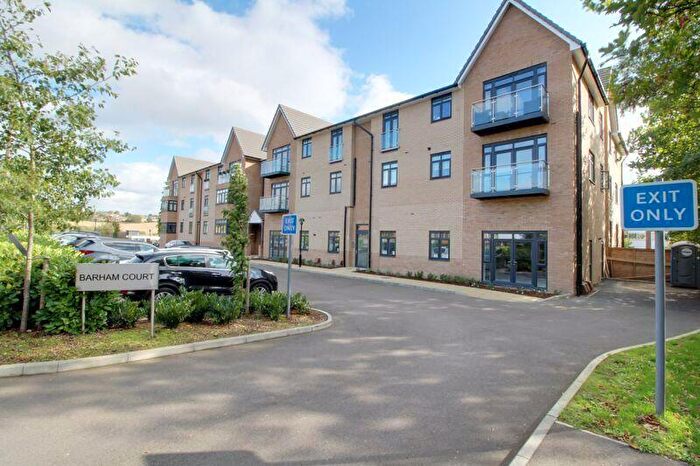 2 Bedroom Flat For Sale In Barham Court, Cuffley, EN6