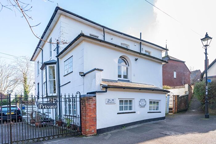 2 Bedroom Flat For Sale In Archway Place, Dorking, RH4