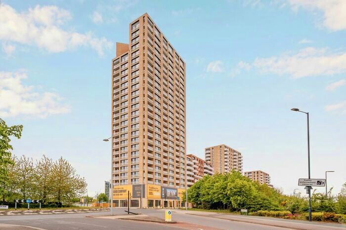 1 Bedroom Flat To Rent In Lakeside Drive, Park Royal, NW10