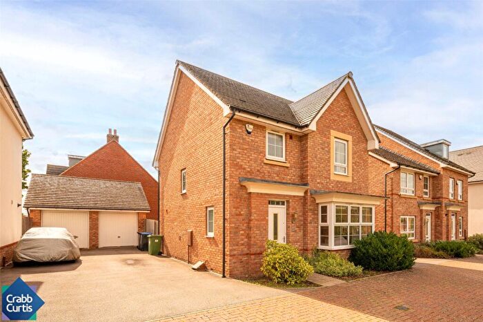3 Bedroom Detached House For Sale In Nightingale Avenue, Warwick, CV34