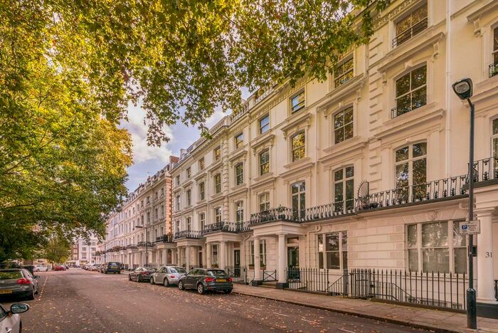 1 Bedroom Flat To Rent In Westbourne Gardens, Bayswater, London, W2