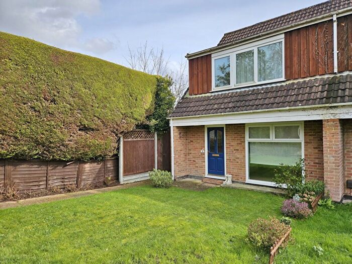 3 Bedroom Semi-Detached House For Sale In Walton Court, Fareham, PO15