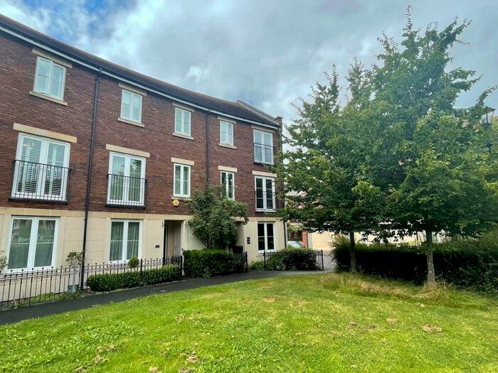 2 Bedroom Flat To Rent In St Leonards, Exeter, EX2