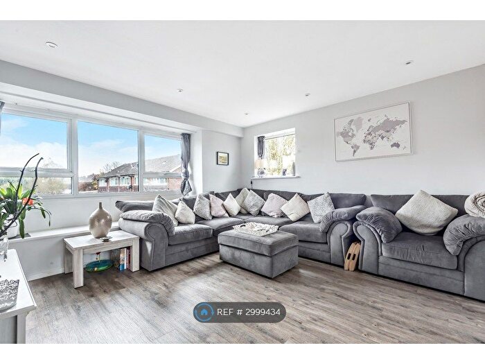 2 Bedroom Maisonette To Rent In Wyecliffe Gardens, Merstham, Redhill, RH1