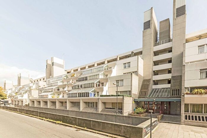 2 Bedroom Flat To Rent In Brunswick Centre, Bloomsbury, WC1N