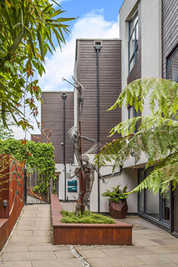 2 Bedroom Apartment For Sale In Harmood Grove, London, NW1