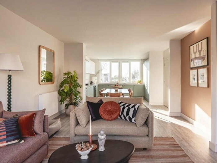 4 Bedroom Terraced House To Rent In Milne Avenue, Cambridge, Cambridgeshire, CB3