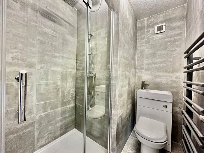 5 Bedroom Detached House To Rent In Primrose Lane, Croydon, CR0