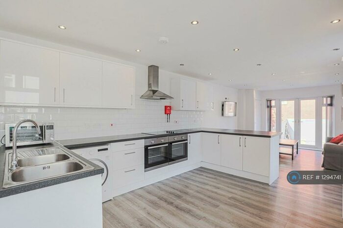 6 Bedroom End Of Terrace House To Rent In Irving Road, Coventry, CV1