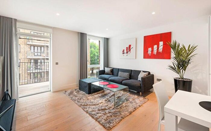 3 Bedroom Apartment To Rent In Park Road, Marylebone, London, NW1