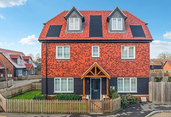 3 Bedroom Semi-Detached House For Sale In Wessex Way, Long Wittenham, OX14
