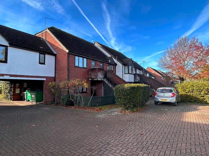 1 Bedroom Flat To Rent In Lysons Avenue, Linden, Gloucester, GL1