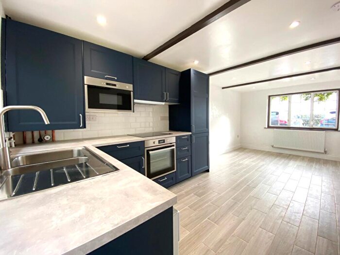 1 Bedroom Apartment To Rent In New Yatt Road, Witney, Oxfordshire, OX29