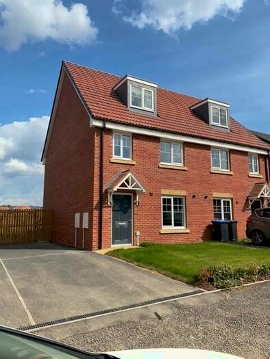 3 Bedroom Town House To Rent In Hume Drive, Middlesbrough, TS8