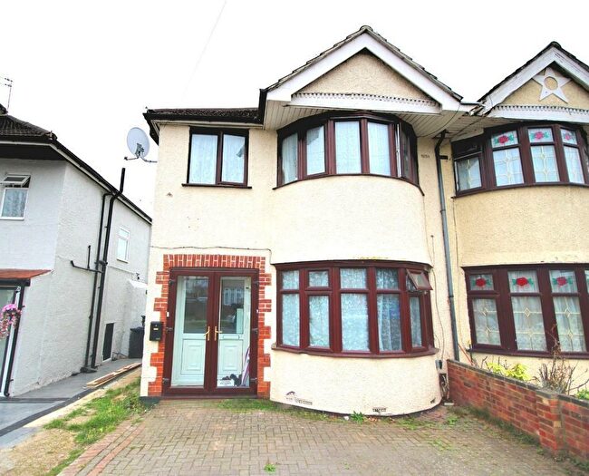 4 Bedroom Terraced House To Rent In Carlyon Avenue, Harrow, Middlesex, HA2