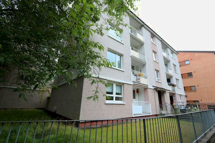 2 Bedroom Flat To Rent In Woodford Street, Glasgow, G41