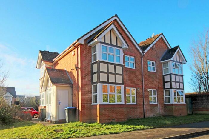 1 Bedroom House To Rent In Surrey, GU25