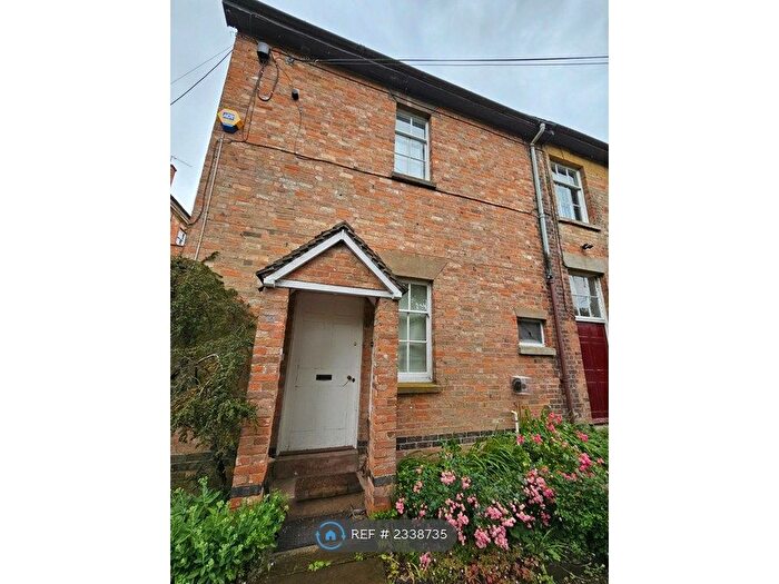 2 Bedroom Flat To Rent In Sherbourne Park, Warwick, CV35