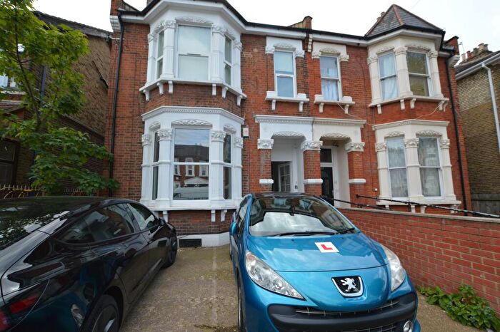 2 Bedroom Flat To Rent In Earlham Grove, London, E7