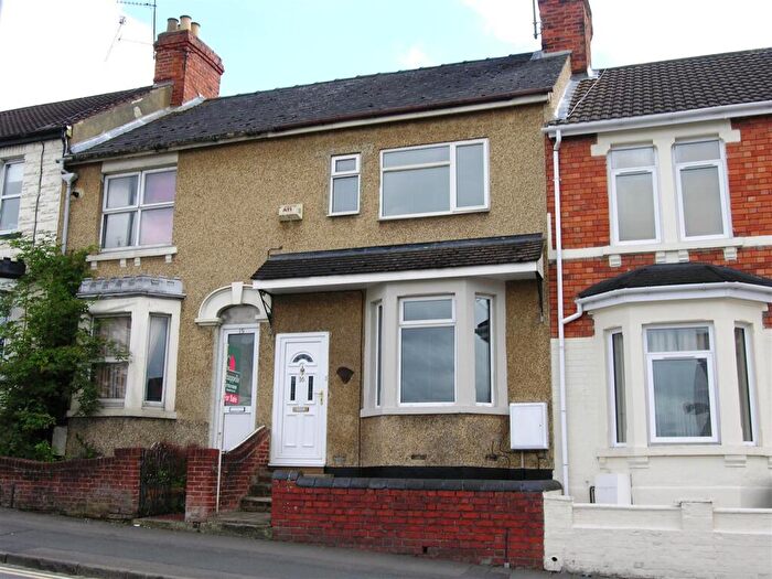 3 Bedroom Terraced House To Rent In Crombey Street, Swindon, SN1