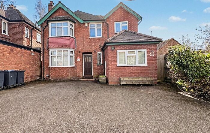 4 Bedroom Detached House For Sale In Wheelers Lane, Kings Heath, B13