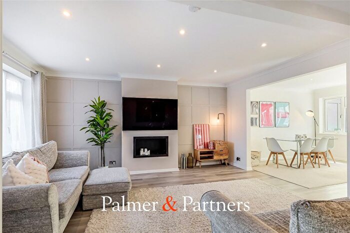 5 Bedroom Semi Detached House For Sale In Moulsham Drive, Old Moulsham, Chelmsford, Essex, CM2