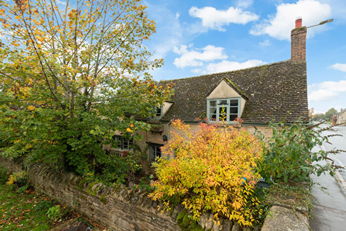 2 Bedroom Detached House For Sale In Acre End Street, Eynsham, Oxfordshire, OX29