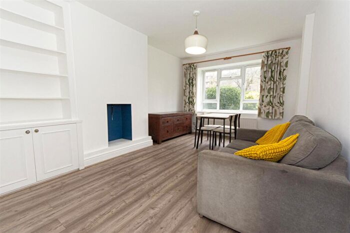 2 Bedroom Flat To Rent In Crawford Road, Camberwell, SE5