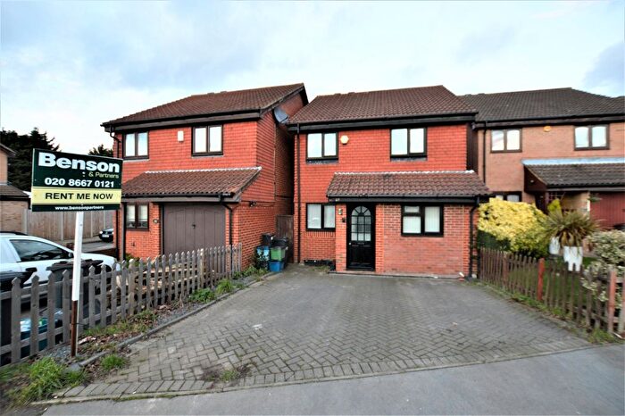 3 Bedroom Detached House To Rent In The Glade, Croydon, CR0