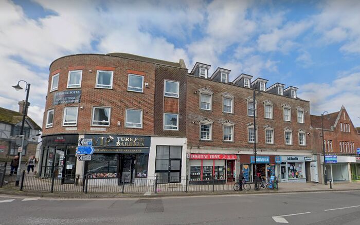 2 Bedroom Flat To Rent In London Road, East Grinstead, RH19